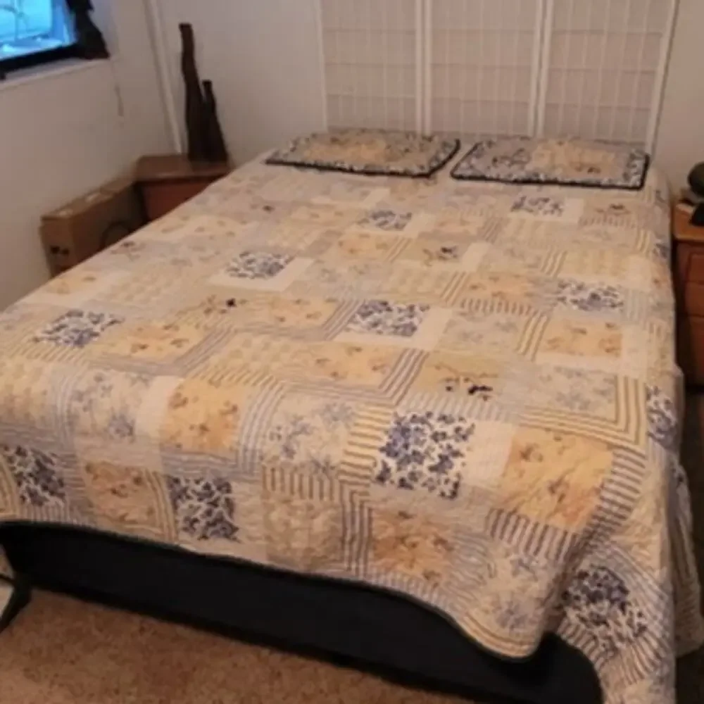 Liz Claiborne Floral Patchwork Quilt Bedspread Vintage Cottagecore Boho